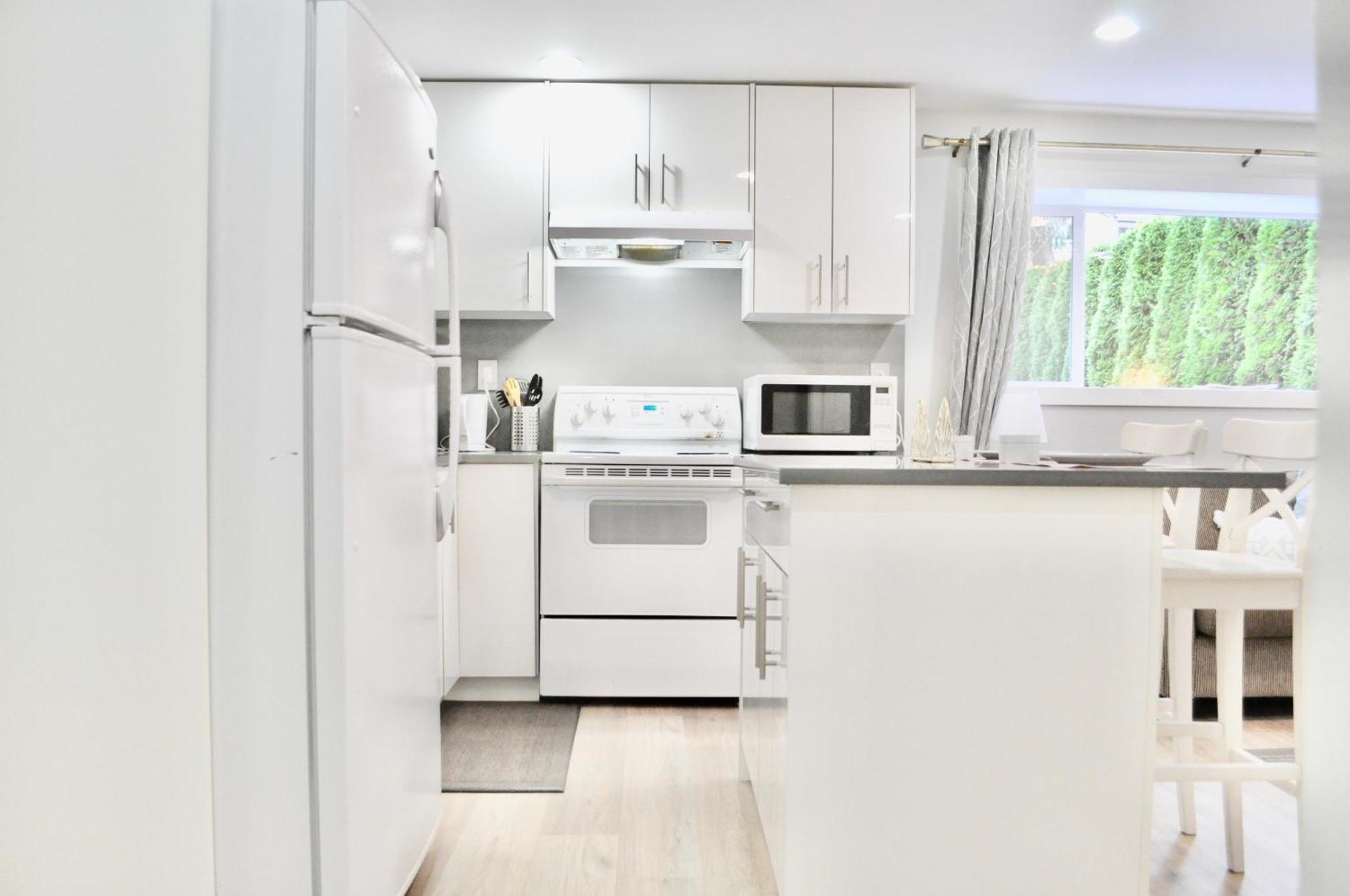 Stylish 1 Bedroom Suite In North Vancouver 10 Mins Ski Exterior foto